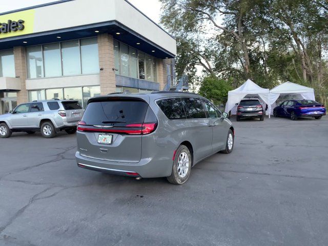 2022 Chrysler Pacifica Touring-L