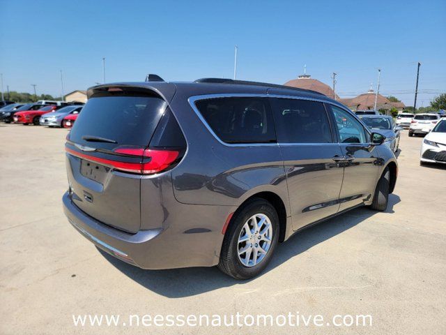 2022 Chrysler Pacifica Touring-L