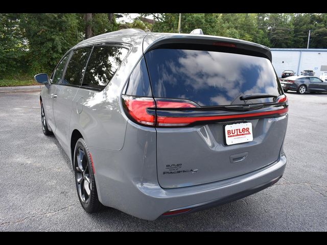 2022 Chrysler Pacifica Touring-L