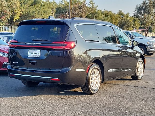 2022 Chrysler Pacifica Touring-L