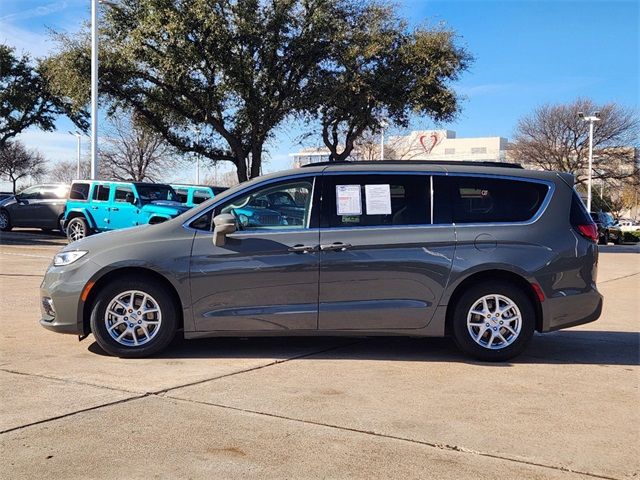 2022 Chrysler Pacifica Touring-L