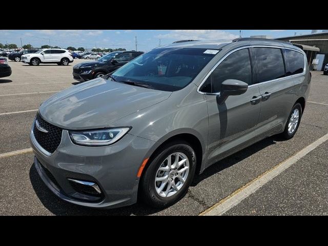 2022 Chrysler Pacifica Touring-L