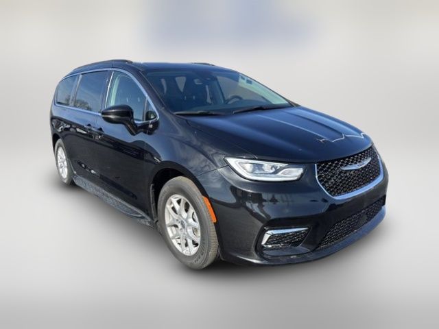 2022 Chrysler Pacifica Touring-L