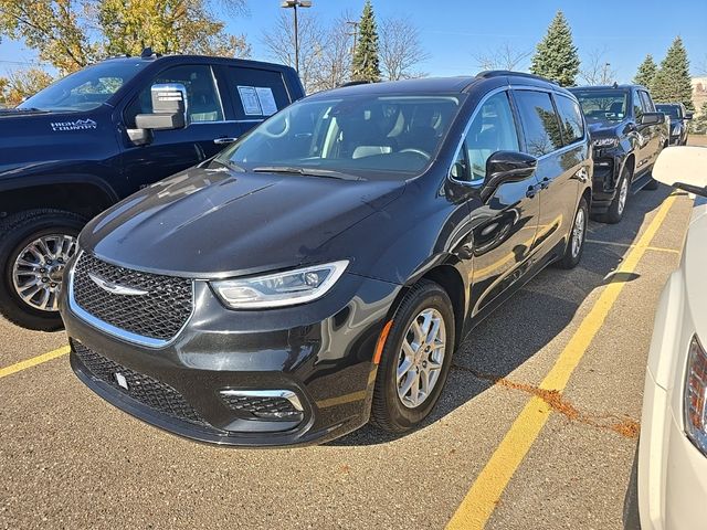 2022 Chrysler Pacifica Touring-L