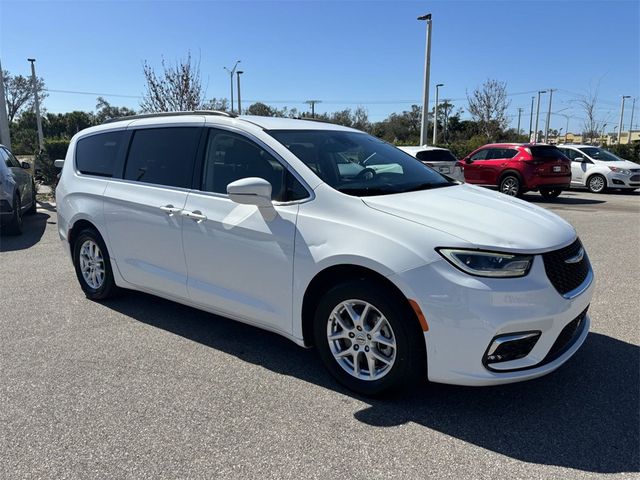 2022 Chrysler Pacifica Touring-L