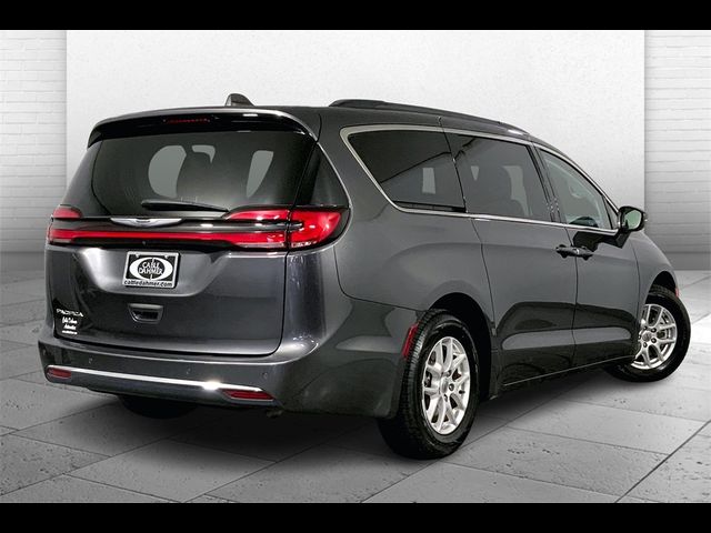 2022 Chrysler Pacifica Touring-L