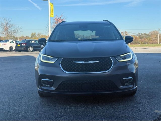 2022 Chrysler Pacifica Touring-L