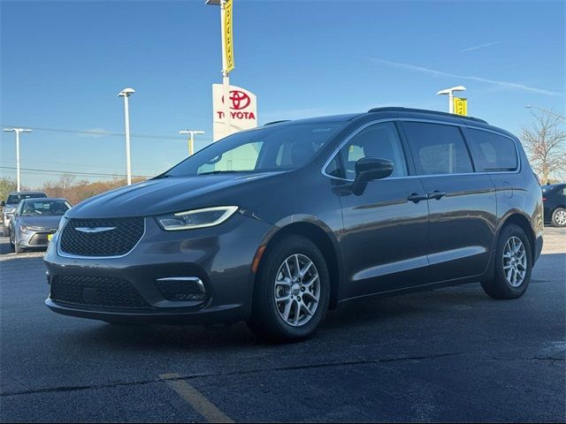 2022 Chrysler Pacifica Touring-L