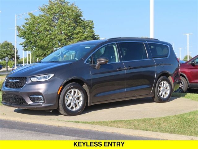 2022 Chrysler Pacifica Touring-L