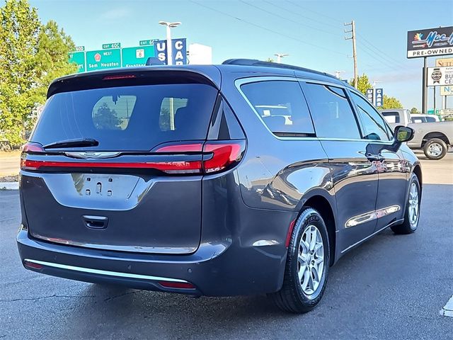 2022 Chrysler Pacifica Touring-L