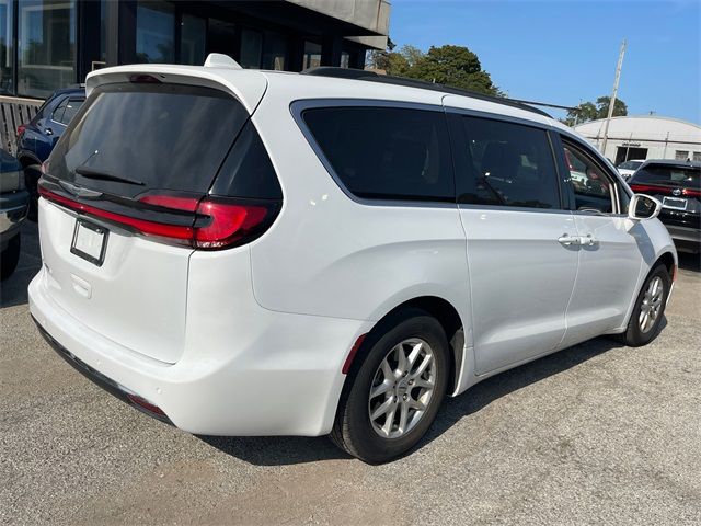 2022 Chrysler Pacifica Touring-L