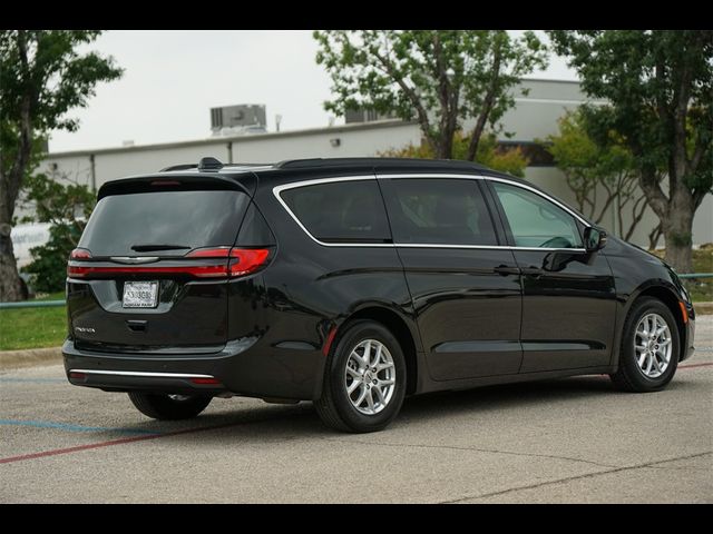 2022 Chrysler Pacifica Touring-L