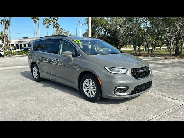 2022 Chrysler Pacifica Touring-L