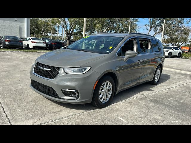 2022 Chrysler Pacifica Touring-L