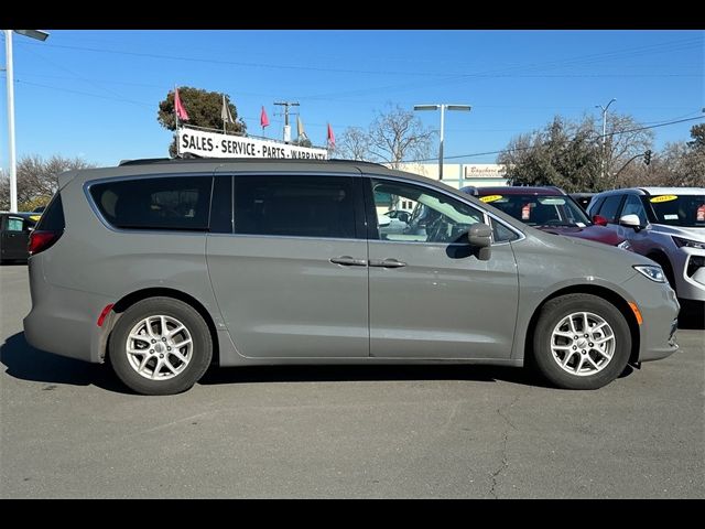 2022 Chrysler Pacifica Touring-L