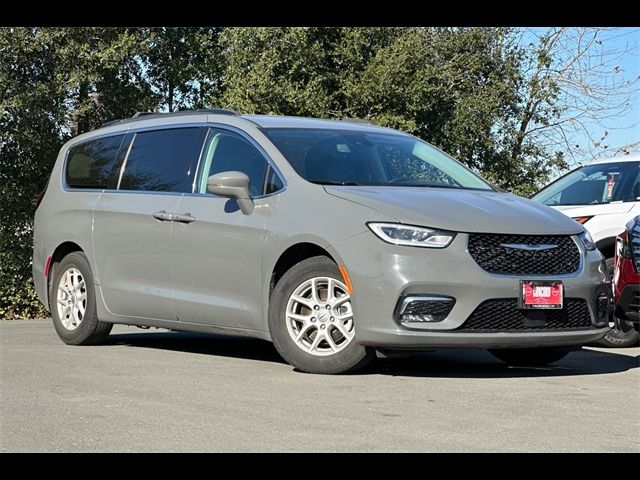 2022 Chrysler Pacifica Touring-L