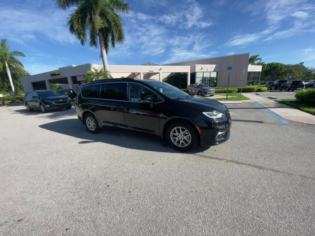 2022 Chrysler Pacifica Touring-L