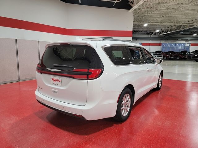 2022 Chrysler Pacifica Touring-L