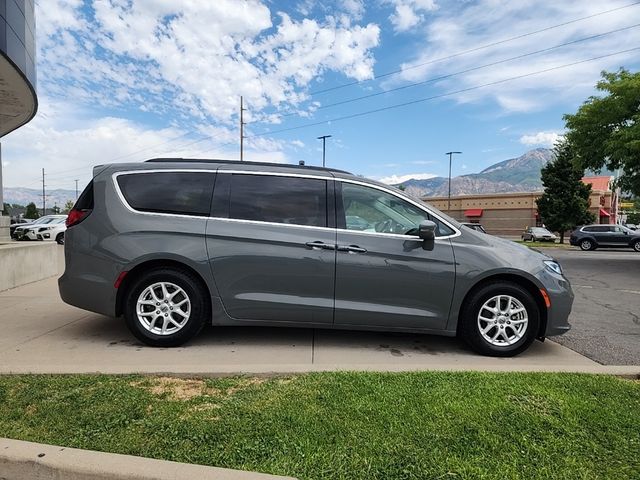 2022 Chrysler Pacifica Touring-L