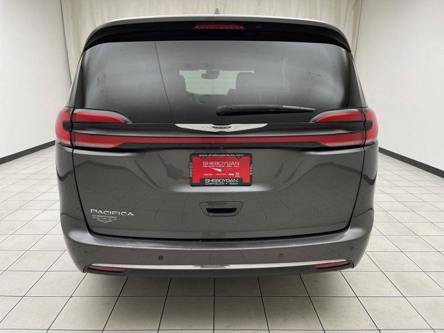 2022 Chrysler Pacifica Touring-L