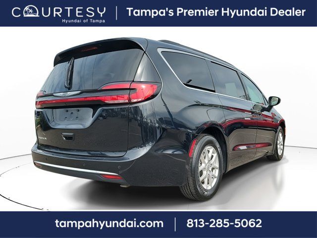 2022 Chrysler Pacifica Touring-L