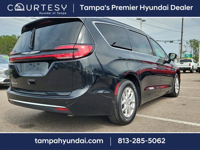 2022 Chrysler Pacifica Touring-L