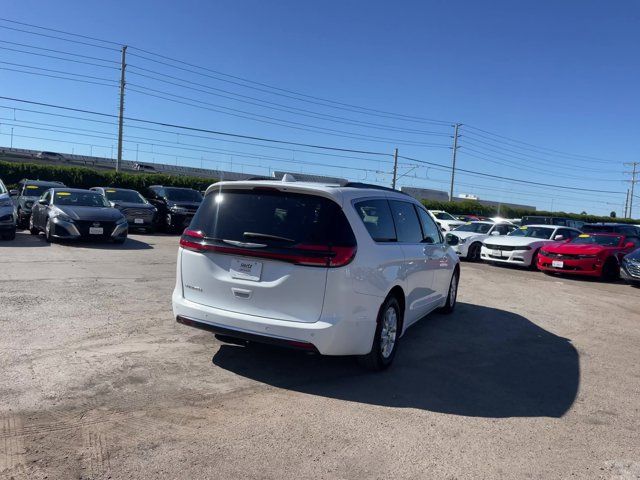 2022 Chrysler Pacifica Touring-L