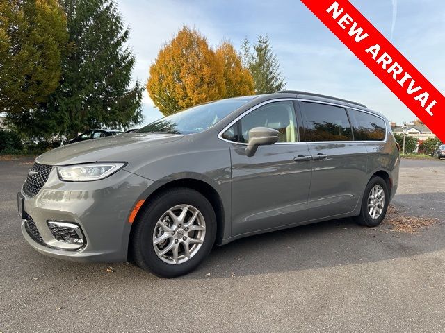 2022 Chrysler Pacifica Touring-L