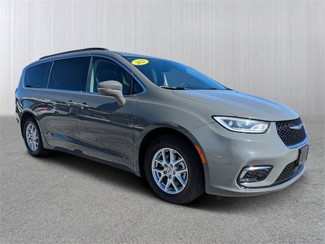 2022 Chrysler Pacifica Touring-L