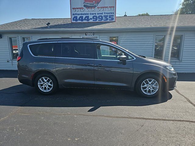 2022 Chrysler Pacifica Touring-L