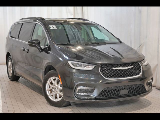 2022 Chrysler Pacifica Touring-L