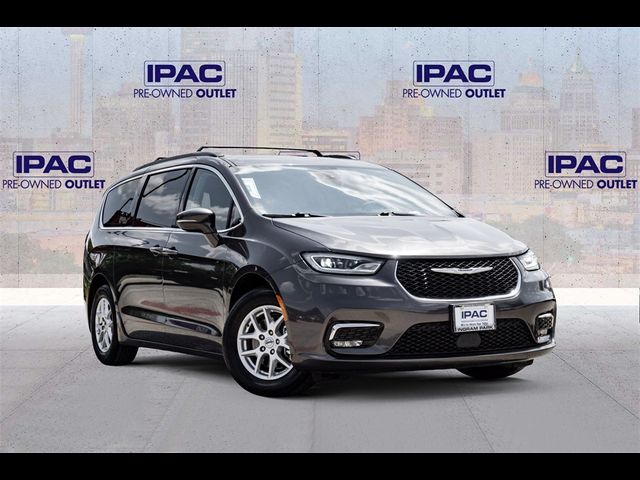 2022 Chrysler Pacifica Touring-L