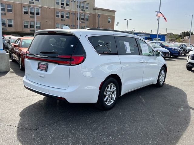 2022 Chrysler Pacifica Touring-L