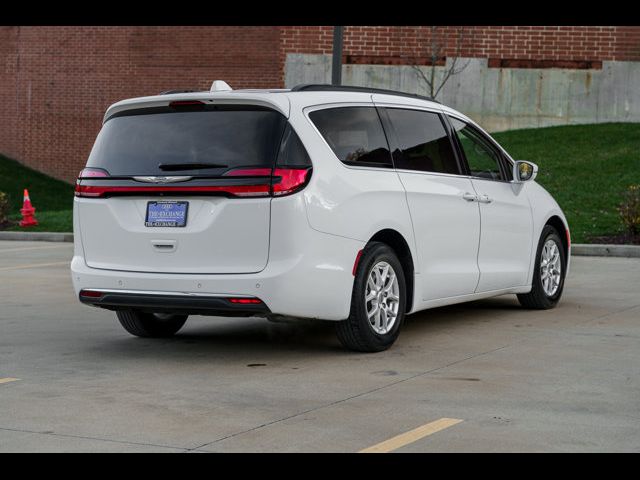 2022 Chrysler Pacifica Touring-L