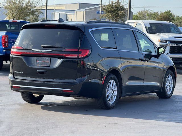 2022 Chrysler Pacifica Touring-L