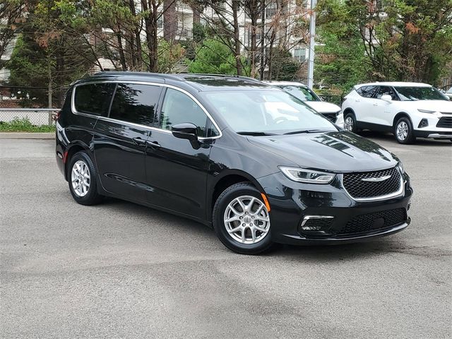 2022 Chrysler Pacifica Touring-L