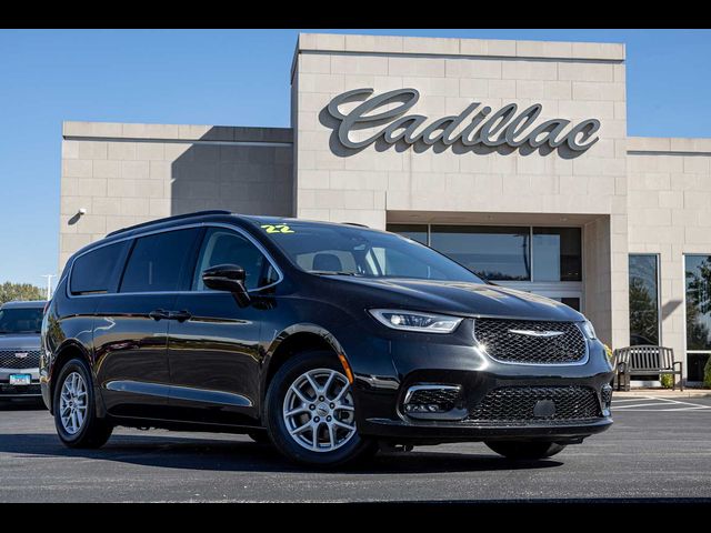 2022 Chrysler Pacifica Touring-L