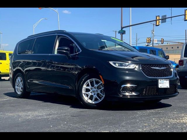 2022 Chrysler Pacifica Touring-L