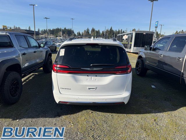 2022 Chrysler Pacifica Touring-L