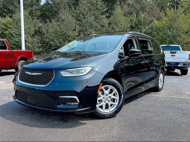 2022 Chrysler Pacifica Touring-L