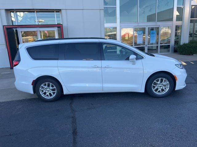 2022 Chrysler Pacifica Touring-L