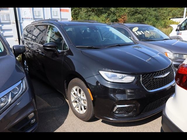 2022 Chrysler Pacifica Touring-L