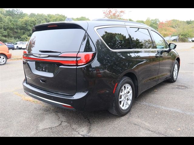 2022 Chrysler Pacifica Touring-L