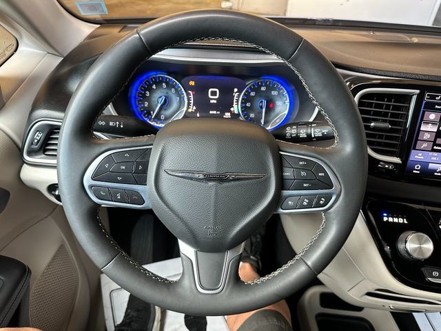 2022 Chrysler Pacifica Touring-L