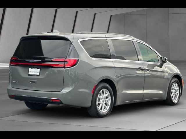 2022 Chrysler Pacifica Touring-L