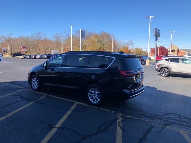 2022 Chrysler Pacifica Touring-L