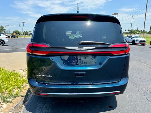 2022 Chrysler Pacifica Touring-L