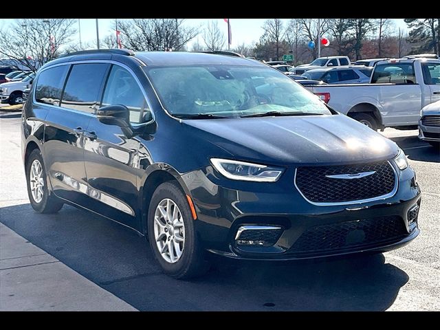 2022 Chrysler Pacifica Touring-L