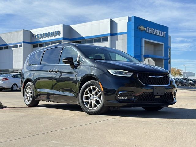 2022 Chrysler Pacifica Touring-L