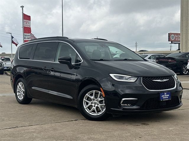 2022 Chrysler Pacifica Touring-L